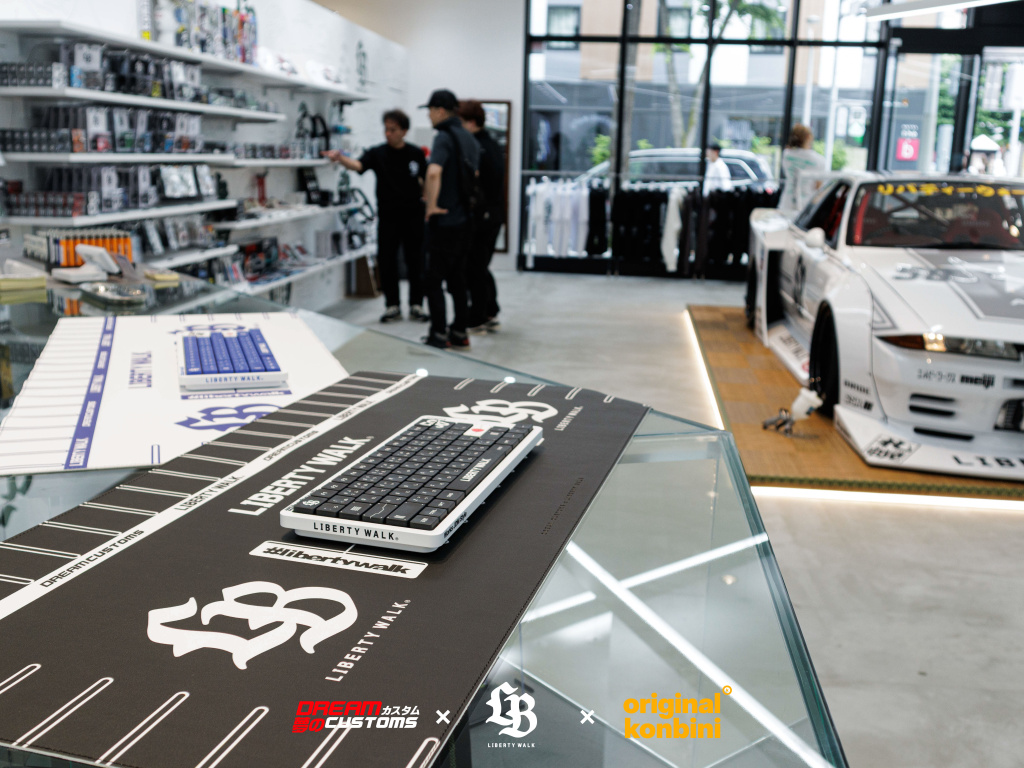 Liberty Walk - Keyboard & Deskpad Bundle