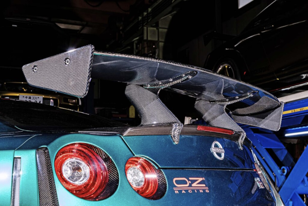 Top Secret - R35 GT Wing SW (Swan Neck)