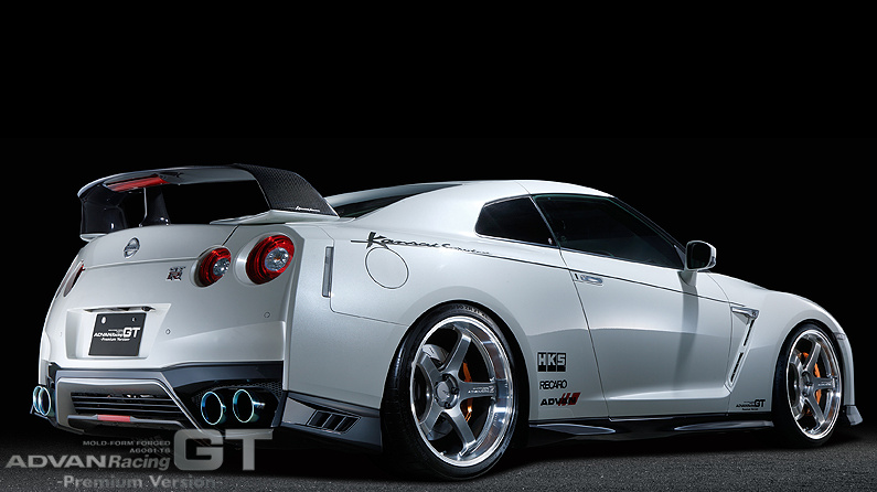 ADVAN Racing GT Premium Version