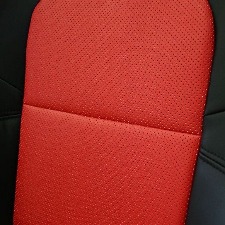 Full Set for cars with Side Airbags - Material: PVC - Color: Black - Insert: Red - Thread: Red - Seat: All - SACPTZ-BNR34-FUL
