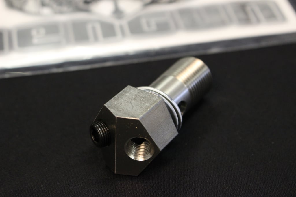 KFC-25904 Knight Sports Adapter - Oil Outlet