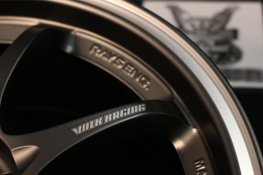 V-R CE28 CLUB RACER (Matt DarkGunmetal/Rim FlangeDC)