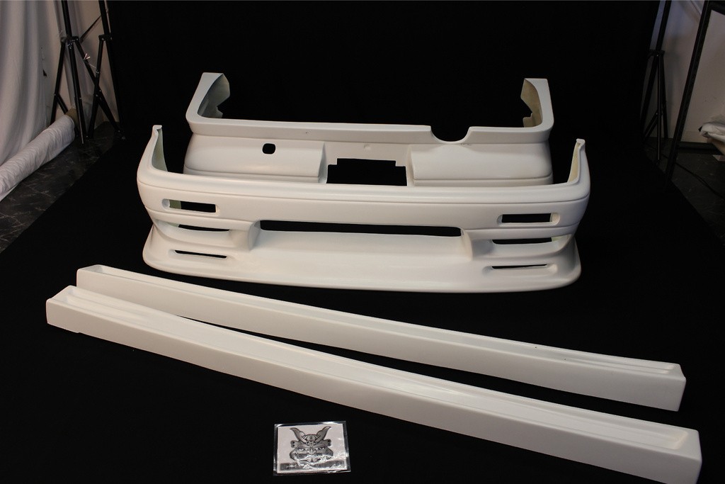 3 Piece Kit - Front Bumper Spoiler, Side Steps, Rear Bumper Spoiler - Construction: FRP - Colour: Unpainted - 3P Kit