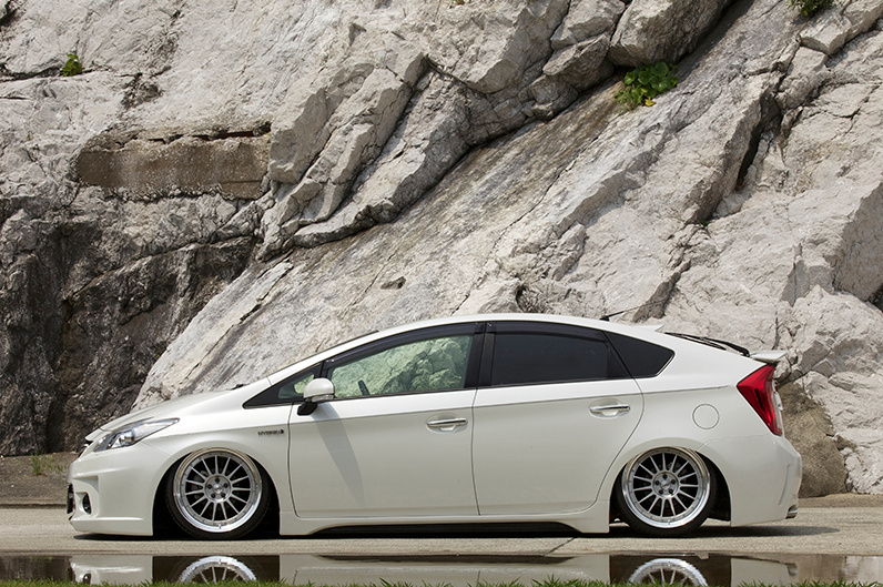 Blow Design - Body Kit for ZVW30 - Nengun Performance
