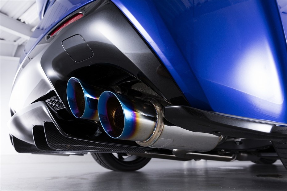 Rear Center Diffuser - Construction: FRP/Carbon - Colour: Unpainted - AIMPVIPSP-RCF-RCD