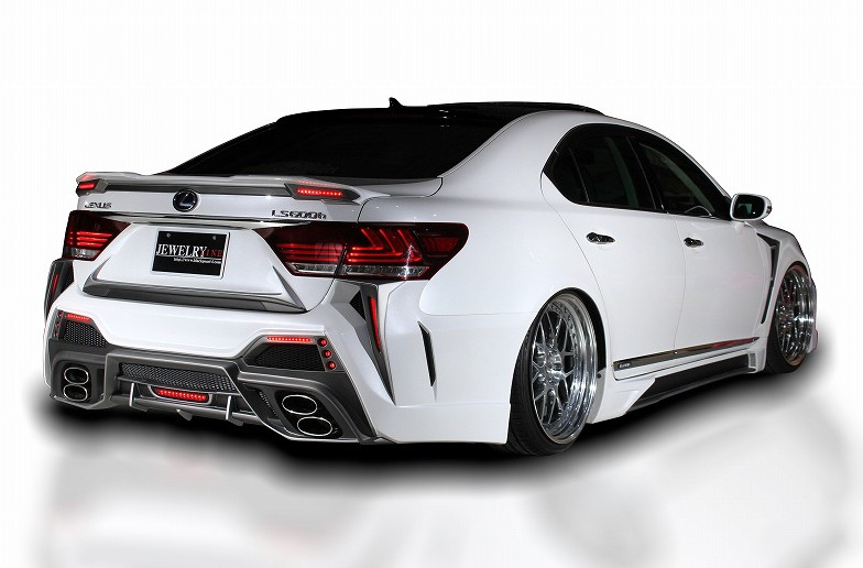 3 Piece Set: Front Bumper Spoiler + Rear Bumper Spoiler + Side Steps - Construction: FRP - Colour: Unpainted - BP-JLDSS-LS-3PS
