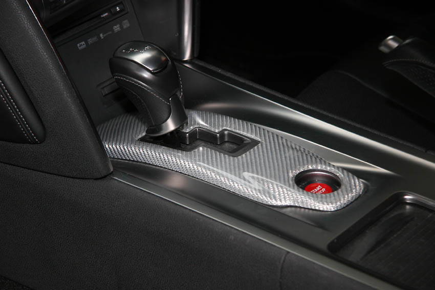 Carbon Gearshift Gate Inner Panel - Material: Black Carbon 2x2 - Material: Black Carbon 2x2 Matte Finish - Material: Silver Carbon 2x2 - Compatibility : RHD/LHD Same - R35-INS-SI