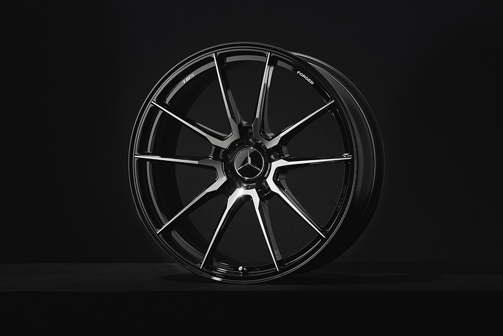 Gloss Black/Cut Finish (GB/C) 