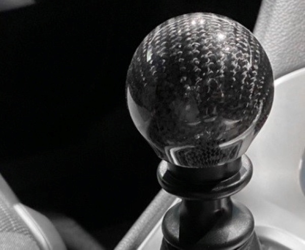 気質アップ Knob Shift Carbon - TOM'S for Performance Nengun - Yaris GR 店舗用品