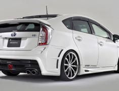 Prius - ZVW30 - 5 Point Kit:Â Front Bumper Spoiler (FRP) (LED daytime lamp included) + Side Skirts + Rear Bumper Spoiler + Bonnet Spoiler + Rear Gate Spoiler - Construction: FRP/Urethane - Colour: Unpainted - ZVW30-5PF