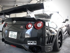 GT-R - R35 - Full Kit - Construction: FRP/Carbon Fiber - Colour: Unpainted - GMRS15WB-FK