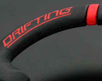 Universal - Material: Leather - Color: Black - Spoke Color: Black - Diameter: 350mm - Depth: 85mm - Stitch: Red - 350/85mm - Black/Red