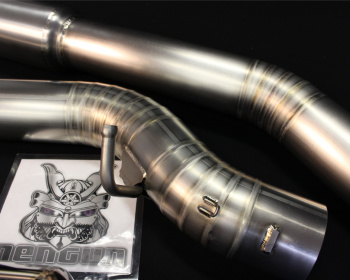 Skyline GT-R - BNR34 - Pieces: 3 - Pipe Size: 89.1mm - Tail Size: 115mm - Weight: 7.05kg - 440009