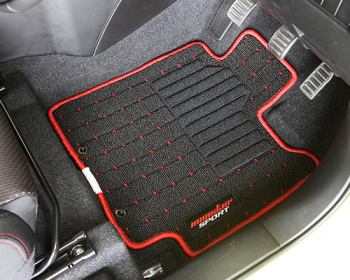 Swift - ZC83S - Color: Black / Red - Stitching: Red - 894550-7600M