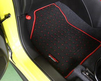 Swift - ZC83S - Color: Black / Red - Stitching: Red - 894550-7600M