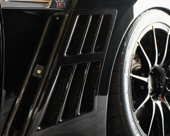 Top Secret - Front Carbon Fender Duct - GTR R35