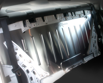 M and M Honda - Trunk Gusset Plate