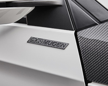 Honda - Colour: Dry Carbon - Size: 15mm x 110mm - 90000-YZ8-C606