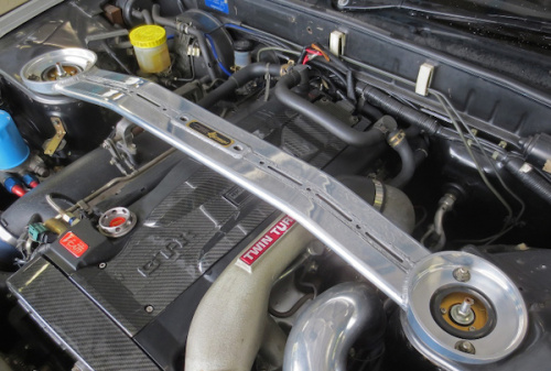 Kansai Service - Tower  Bar - Nissan Skyline - GTR