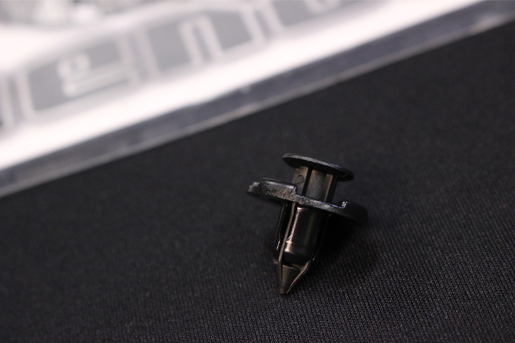 Nissan 01553-09321 Trim Clip Genuine New OEM GTR R35 R33 R34 Fairlady Cube