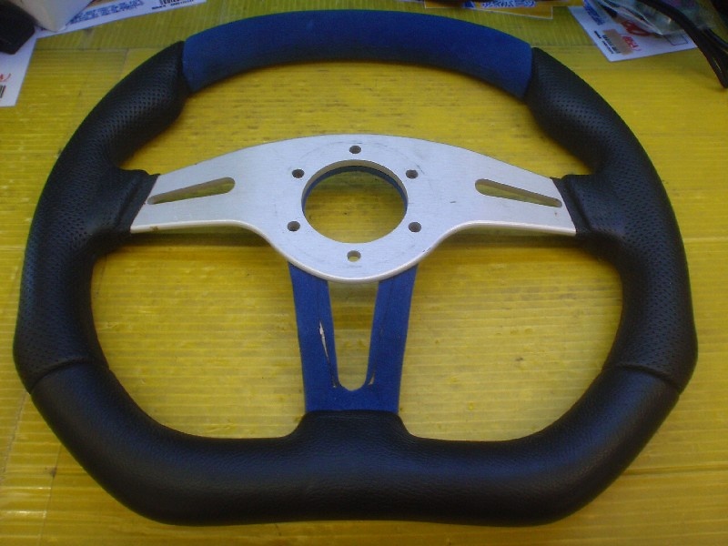 Momo - Momo steering [TREK (350 )]