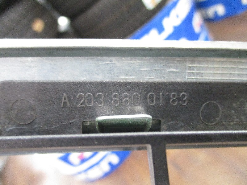 Mercedes Benz MercedesBenz CClass (W203) genuine front grille