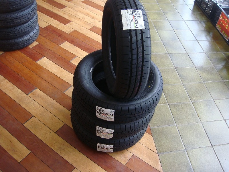 Bridgestone - 4 unused tires NEWNO (165/65R13) - Nengun