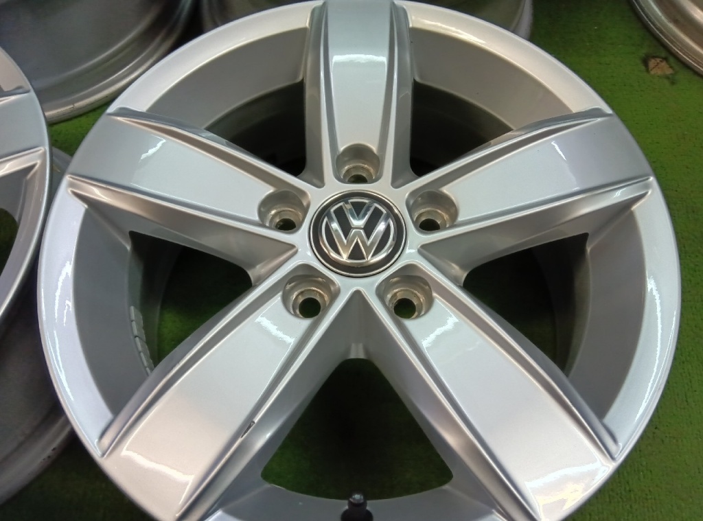Volkswagen - Set of 4 VW genuine option 15-inch wheels - Nengun