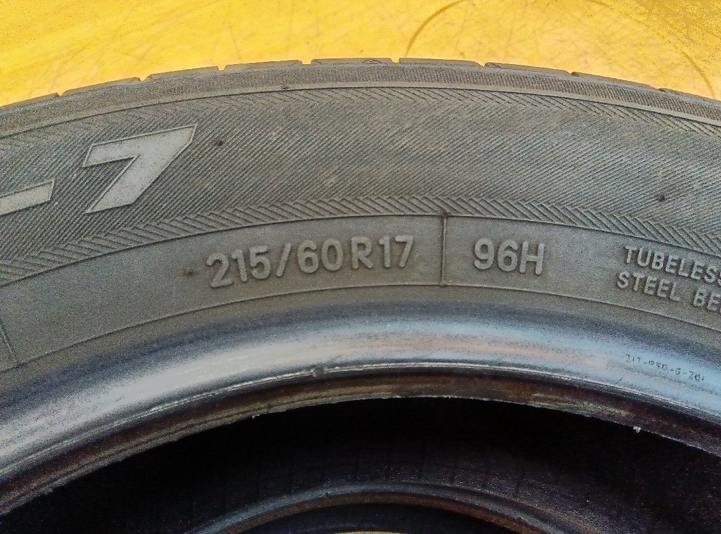 Toyo - Used tires (215/60R17) 7mm 2pcs