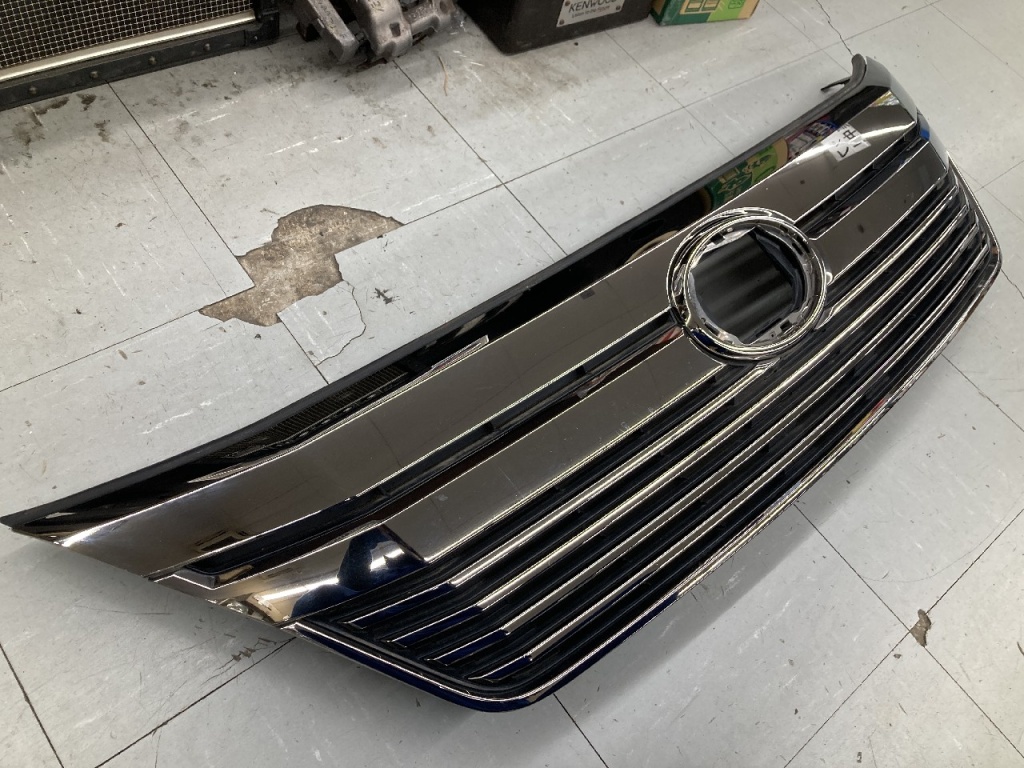 Toyota - 20 Series Vellfire Late Model Genuine Front Grille