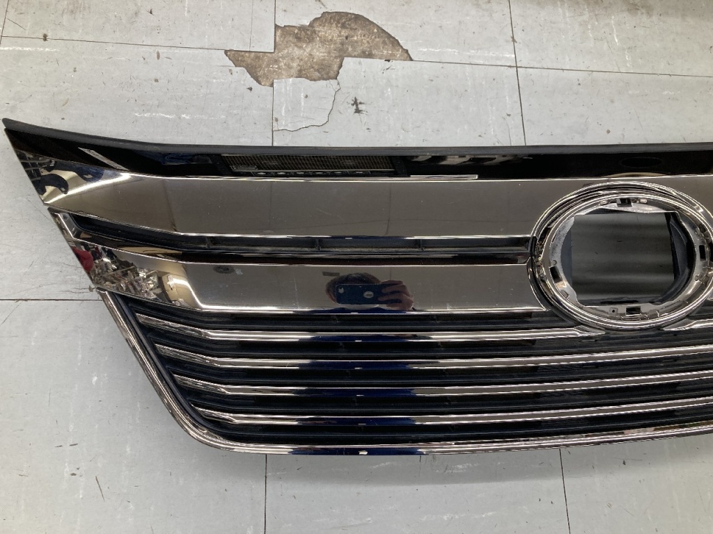 Toyota - Genuine front grille for the late model 20-series