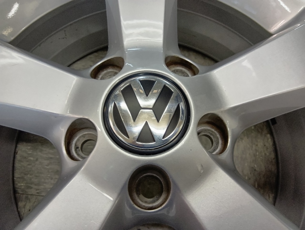 Volkswagen - Touran genuine/16 inch aluminum wheel set of 4