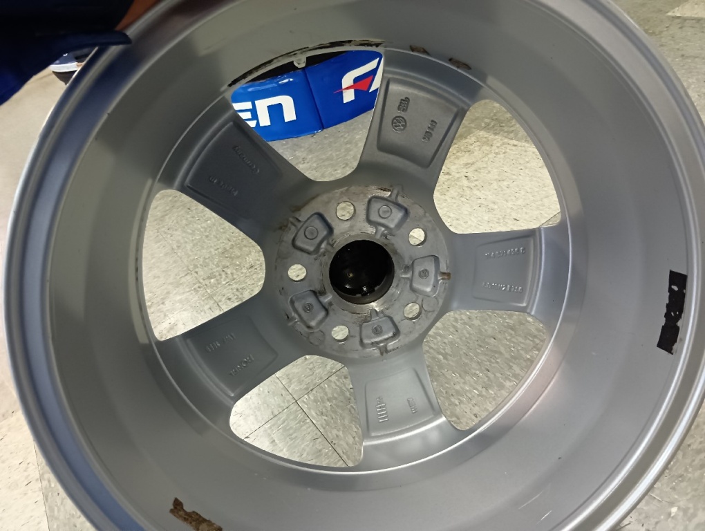 Volkswagen - Touran genuine/16 inch aluminum wheel set of 4