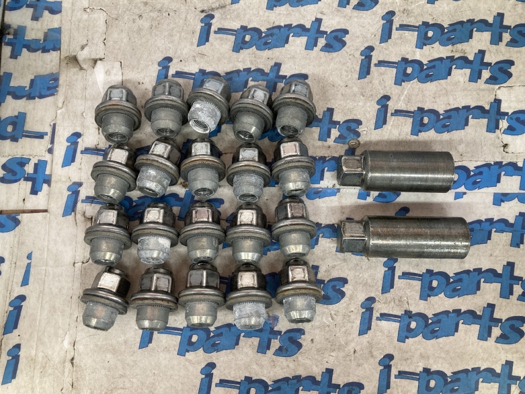 Nissan - Flat seat nut for Nissan vehicles (M12 x P1.25)