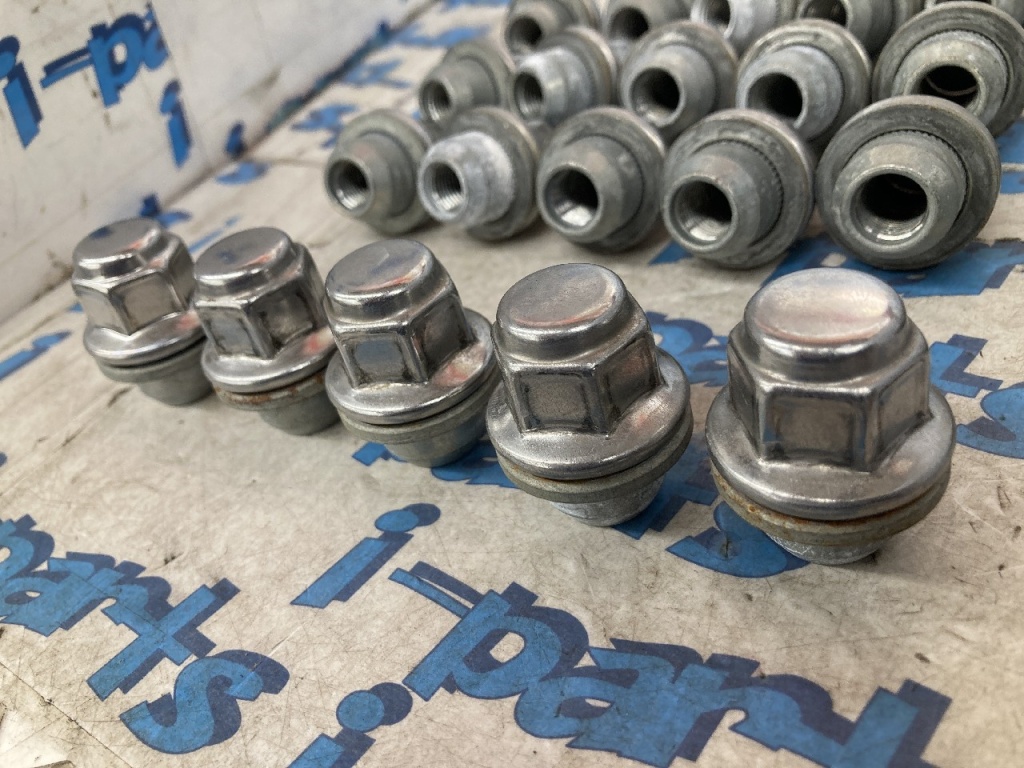 Nissan - Flat seat nut for Nissan vehicles (M12 x P1.25)