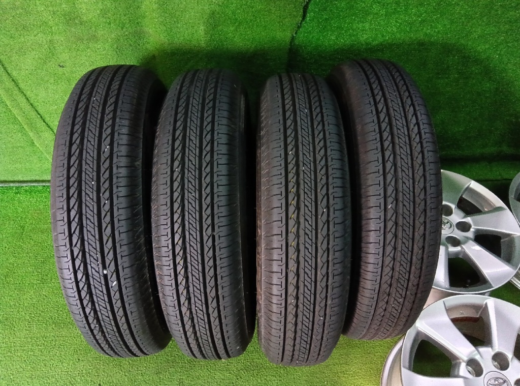 送料無料 175/80R16 走行1000km 4本セットBRIDGESTONE Bridgestone - Used tires (175/80R16) 7.5mm tread depth, set of 4