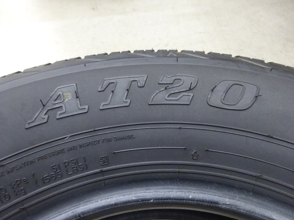 DUNLOP AT20 195/80R15 新車外し　2025年11週製造 ダンロップ GRANDTREK AT20 195/80R15 新車外し 2024年製造 4本