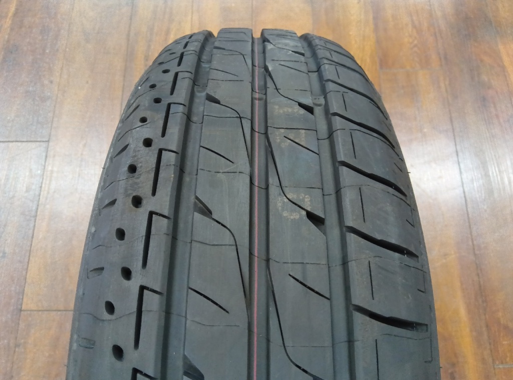 Bridgestone - One unused LUFT tire (195/60R16) - Nengun