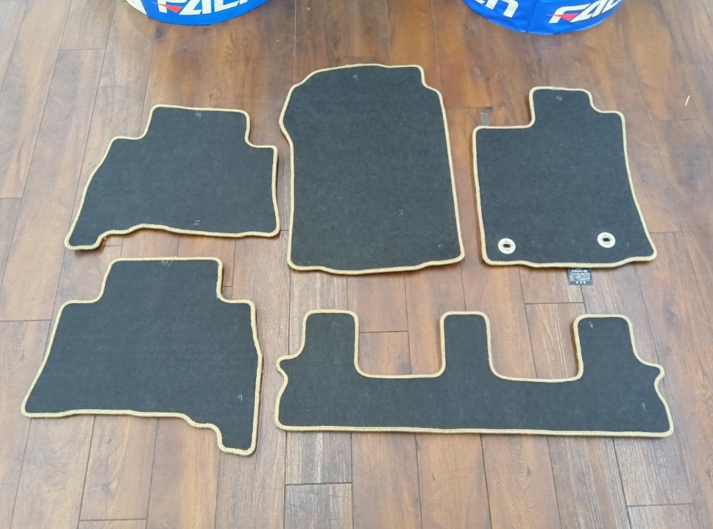 Toyota - Used Land Cruiser Prado (150 series) genuine floor mats