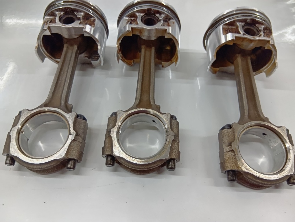 Suzuki - Alto Works (HA22) Genuine Engine Pistons (3 pieces