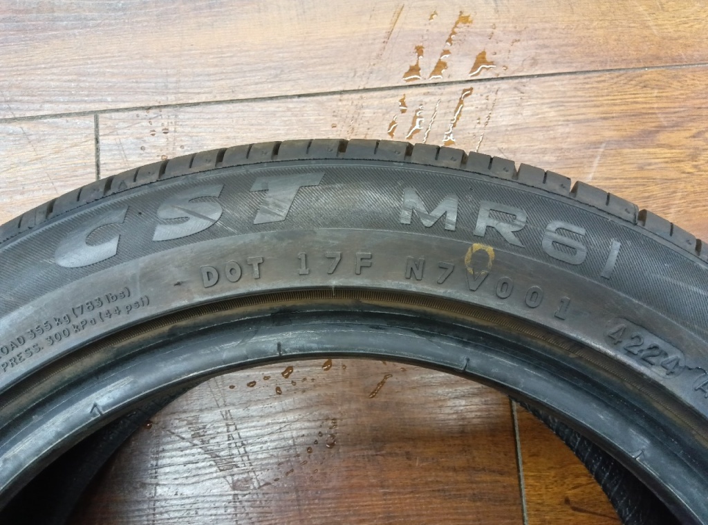 Unknown - Used tires (165/55R14) 8mm, set of 2 - Nengun