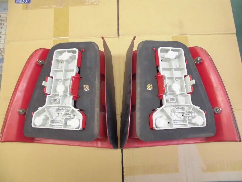 Volkswagen - Used! Genuine Passat (3BA series) taillights (left and right set)