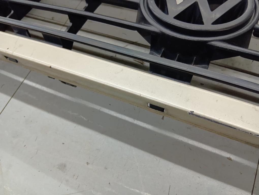 Volkswagen - Volkswagen Golf 2 Genuine Grille/Silver