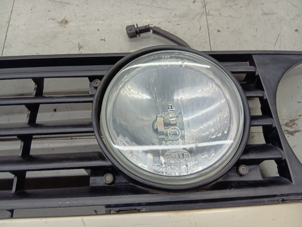 Volkswagen - Volkswagen Golf 2 Genuine Grille/Silver