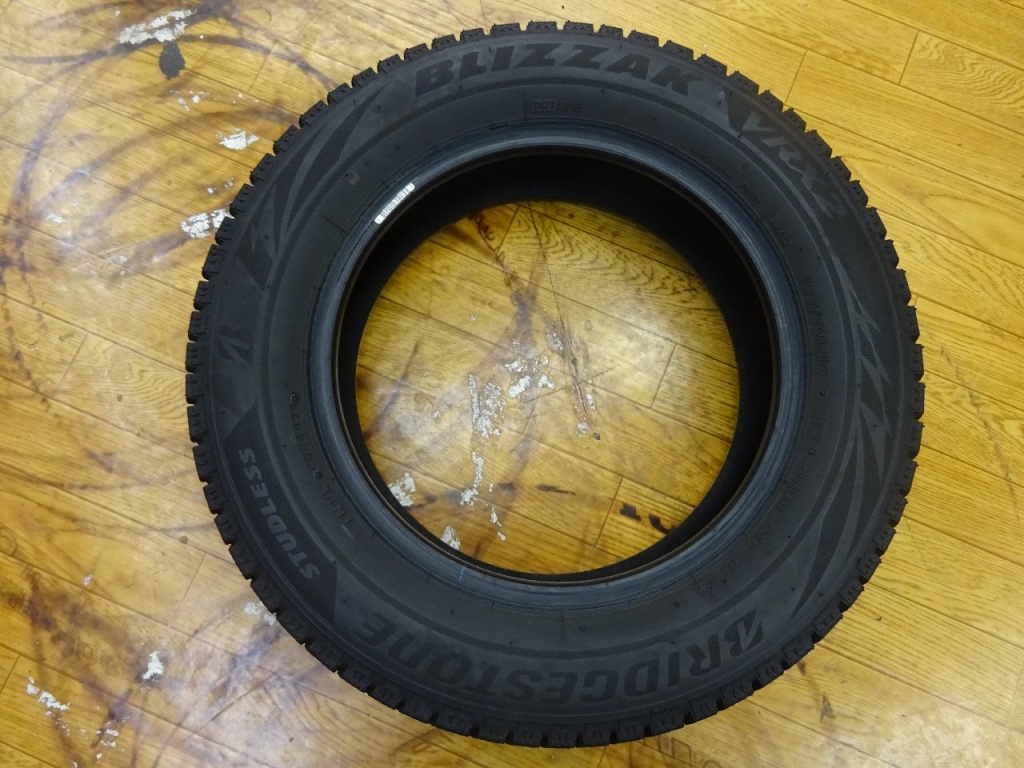Bridgestone - Used studless VRX2 (165/70R14) tires (4 tires