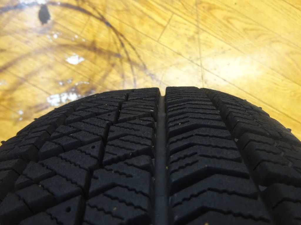 Bridgestone - Used studless VRX2 (165/70R14) tires (4 tires