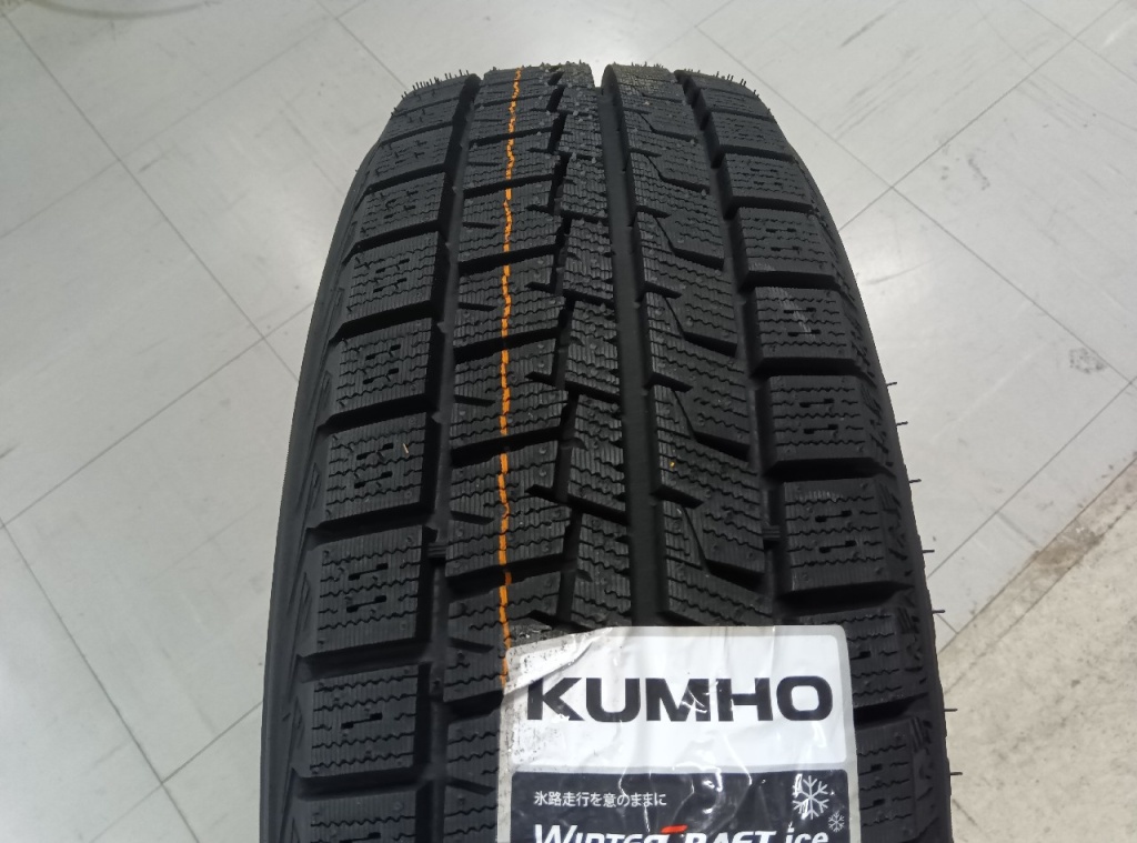 新品 KUMHO WINTERCRAFT ice Wi61 175/65R15 Kumho - Brand new WI61 studded tires (175/65R15) - Nengun Performance
