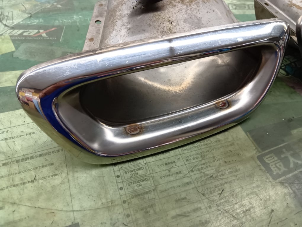 Toyota - Used! Genuine muffler cutters for 200 series Crown (left and right)