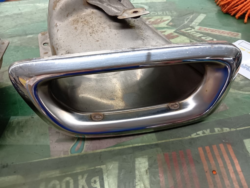 Toyota - Used! Genuine muffler cutters for 200 series Crown (left and right)