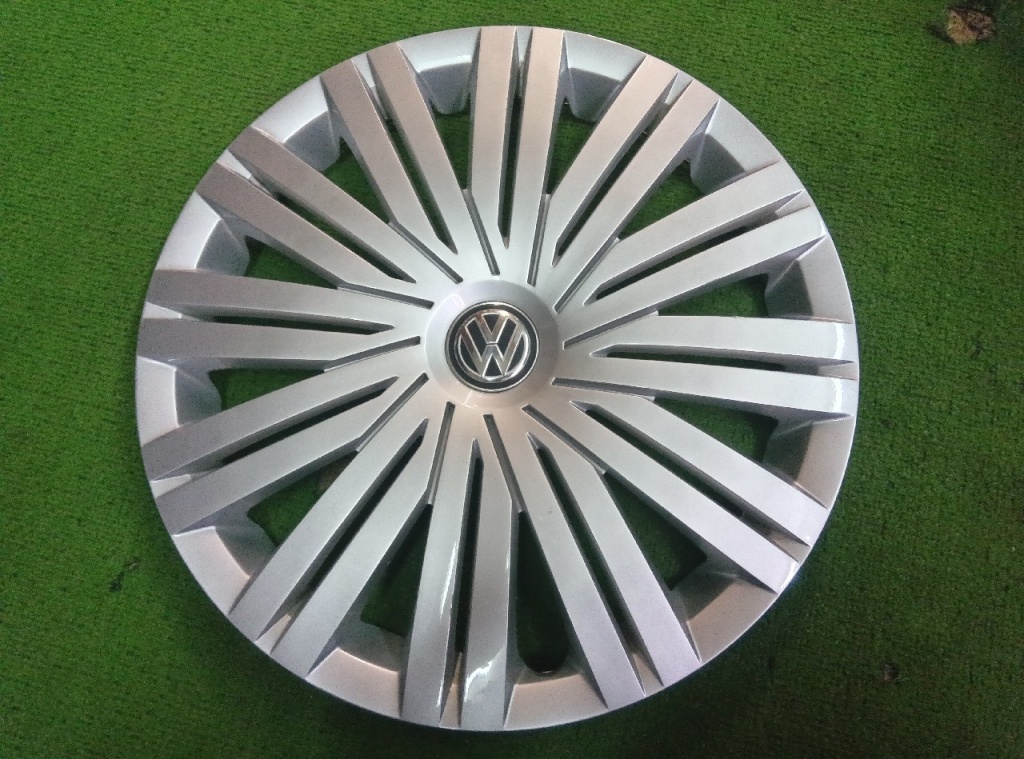 Volkswagen - Polo (6R) genuine 15-inch wheel cap (1 piece)